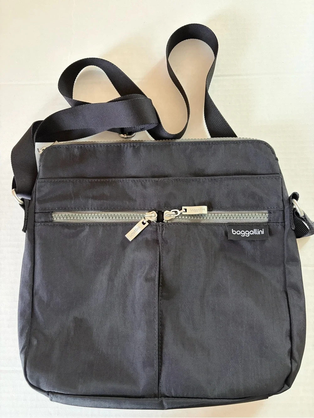 Baggallini Black Nylon Crossbody Messenger Bag